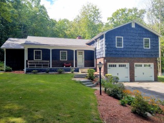 Plaistow nh exterior house painting.