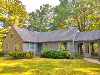 Painters Hampstead NH residential exterior painting.